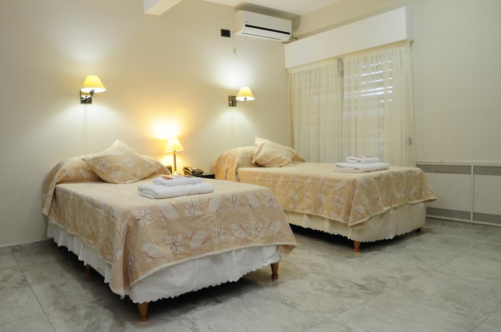 Hotel Euzko Alkartasuna Macachin  Bagian luar foto