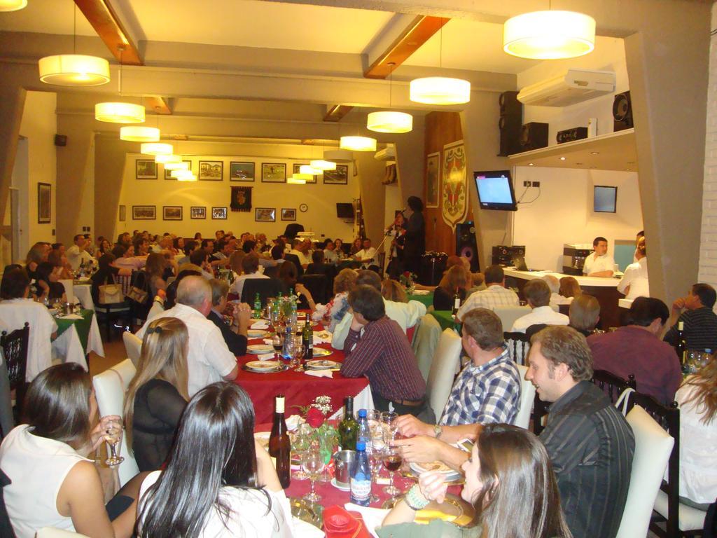 Hotel Euzko Alkartasuna Macachin  Bagian luar foto