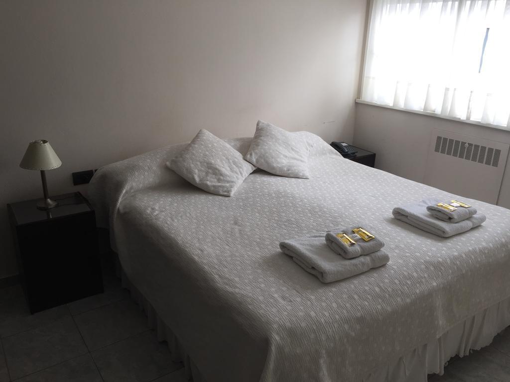 Hotel Euzko Alkartasuna Macachin  Bagian luar foto
