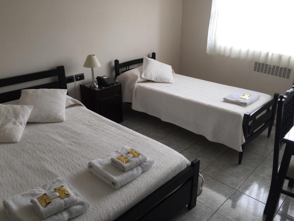 Hotel Euzko Alkartasuna Macachin  Bagian luar foto