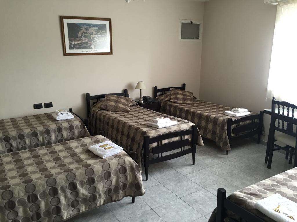 Hotel Euzko Alkartasuna Macachin  Bagian luar foto