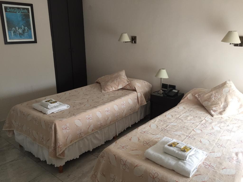 Hotel Euzko Alkartasuna Macachin  Bagian luar foto
